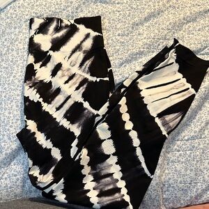 PINK Victoria's Secret Monochrome Seamless Leggings